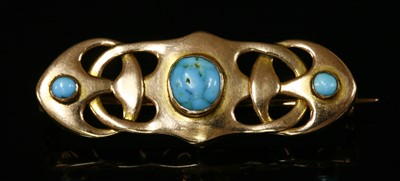 Lot 95 - A 9ct gold turquoise brooch