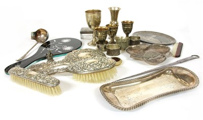 Lot 108 - A quantity of silver and silver plated items