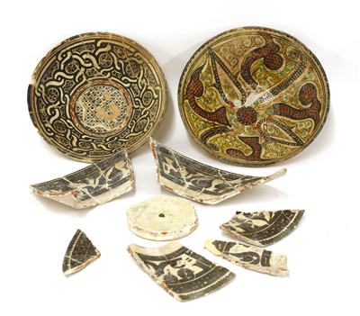 Lot 491 - A Nishapur or Samarqand pottery bowl
