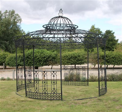 Lot 614 - A large George III style circular pagoda