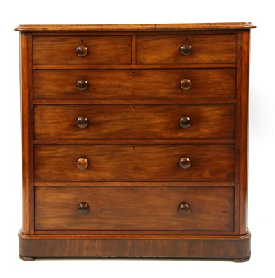 Lot 499 - A George III mahogany chest of drawers