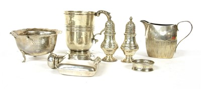Lot 59 - A collection of silver items