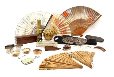 Lot 89 - A quantity of collectables