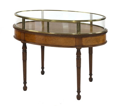 Lot 889 - A bijouterie table