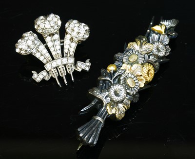 Lot 122 - A Japanese shakudo mixed metal spray brooch