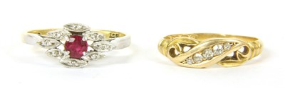 Lot 41 - An 18ct gold five stone diamond ring