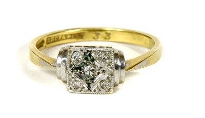 Lot 19 - An Art Deco five stone diamond ring