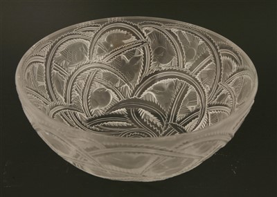 Lot 279 - A Lalique 'Pinsons' moulded glass bowl