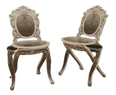 Lot 513 - A pair of folding chairs