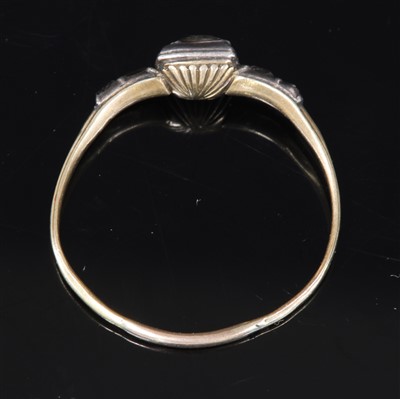Lot 23 - A Georgian single stone diamond ring
