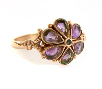 Lot 119 - A rose gold amethyst flowerhead cluster ring