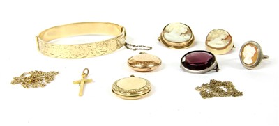 Lot 124 - Ten items of jewellery