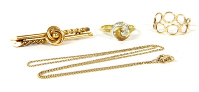 Lot 76 - A gold diamond ring