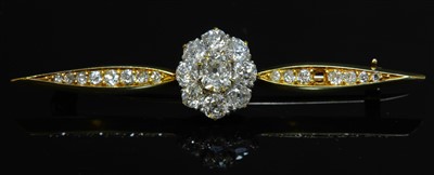 Lot 82 - A diamond cluster bar brooch