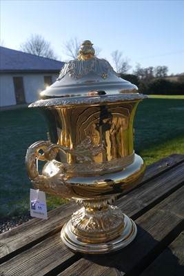 Lot 11 - A silver gilt flying trophy 'The King's Cup'