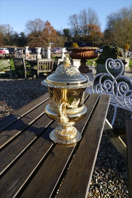 Lot 11 - A silver gilt flying trophy 'The King's Cup'