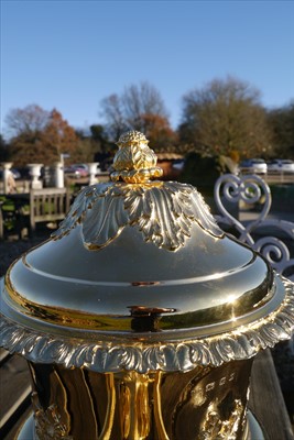 Lot 11 - A silver gilt flying trophy 'The King's Cup'