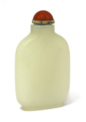 Lot 158 - A Chinese jade snuff bottle