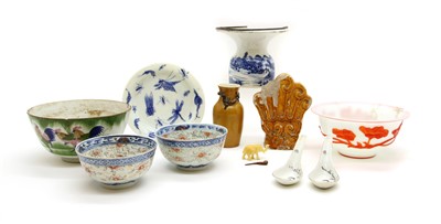 Lot 258 - A Chinese porcelain spittoon