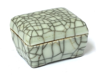 Lot 499 - A Chinese ge-type box and cover