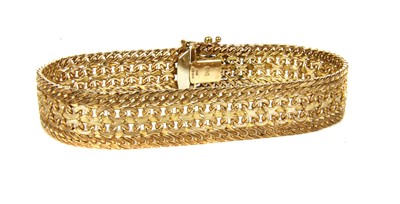 Lot 11 - A 9ct gold bracelet