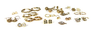 Lot 294 - A pair of sapphire stud earrings