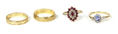 Lot 267 - A 9ct gold sapphire and diamond cluster ring