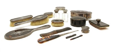 Lot 340 - A small mixed lot of George V hallmarked silver