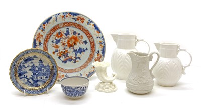 Lot 510 - An 18th century Crescent Worcester blue and white tea bowl