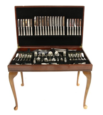 Lot 638 - A Sheffield canteen of cutlery