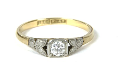 Lot 18 - A single stone diamond ring
