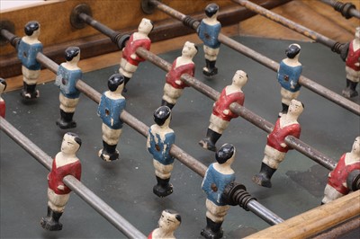 Lot 18 - FOOTBALL GAME TABLE