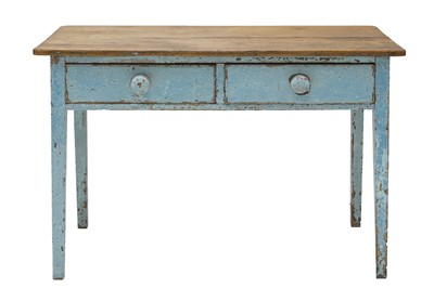 Lot 636 - A Victorian pine side table