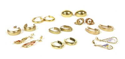 Lot 48 - A quantity of 9ct gold earrings