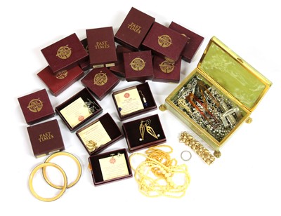 Lot 1076 - A gilt metal Trifari bracelet