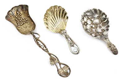 Lot 24 - A Victorian silver caddy spoon