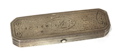 Lot 73 - A George III silver snuff box