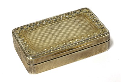 Lot 74 - A George III silver gilt snuff box