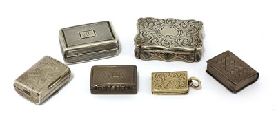 Lot 66 - A William IV silver vinaigrette