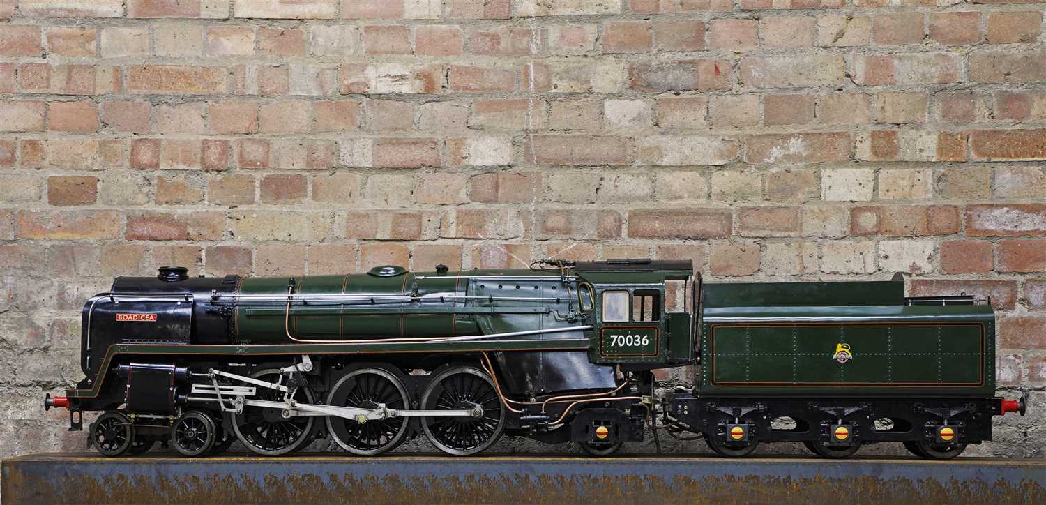 Lot 603 - A 5in gauge live steam model of the Britannia Class 4-6-2 locomotive and tender 'Boadicea' no.70036