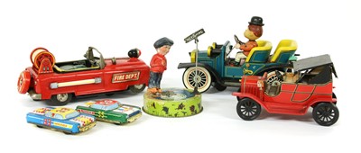 Lot 1257 - A large box of mainly 1950-60s tinplate toys
