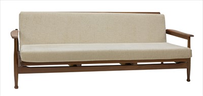 Lot 332 - A teak lounge settee/daybed