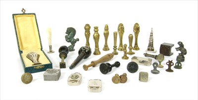 Lot 171 - A quantity of assorted metal seals