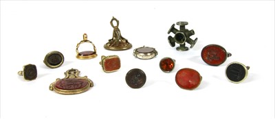 Lot 166 - A quantity of fob seals