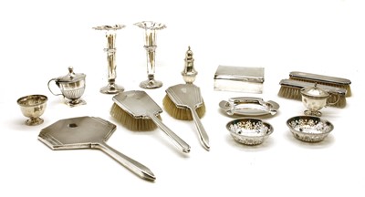 Lot 1077 - A quantity of silver