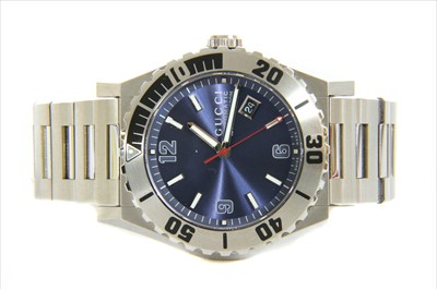 Lot 201 - A gentlemen's stainless steel Gucci Automatic Pantheon 115.2, c.2009