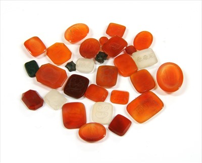 Lot 172 - A quantity of loose intaglio engraved hardstone seals