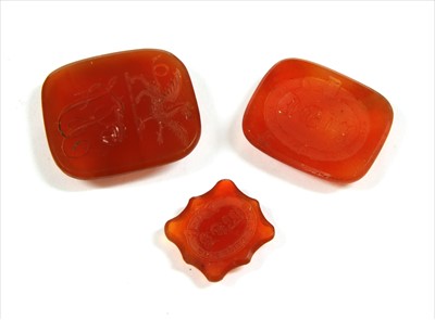 Lot 179 - A quantity of loose intaglio engraved hardstone seals