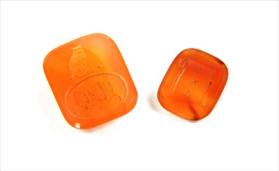Lot 178 - A quantity of loose intaglio engraved hardstone seals