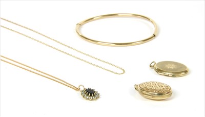 Lot 42 - A quantity of 9ct gold jewellery